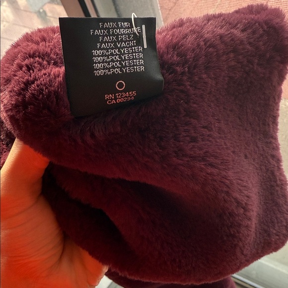 Elegant Merlot Faux Fur Scarf by Lord & Taylor NWT New Scarf - Picture 7 of 14